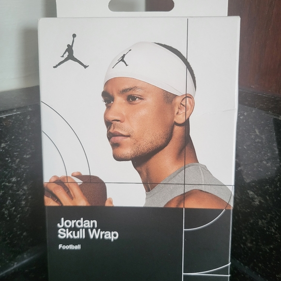 Nike Air Jordan Skull Wrap Football Headband - Picture 2 of 4